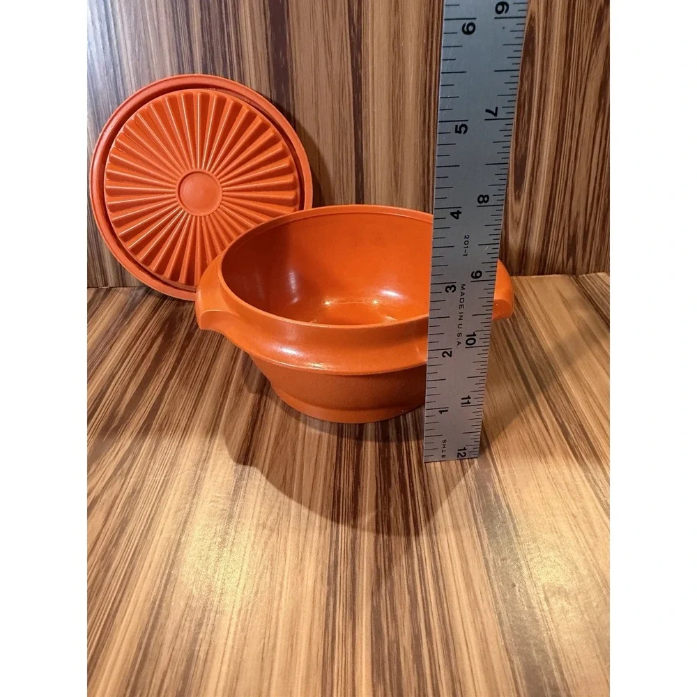 Tupperware vintage orange